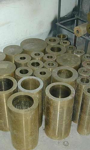 Tarugo de bronze grafitado Tarugo de bronze grafitado